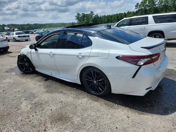 4T1KZ1AK0NU060442 2022 TOYOTA CAMRY - Image 2