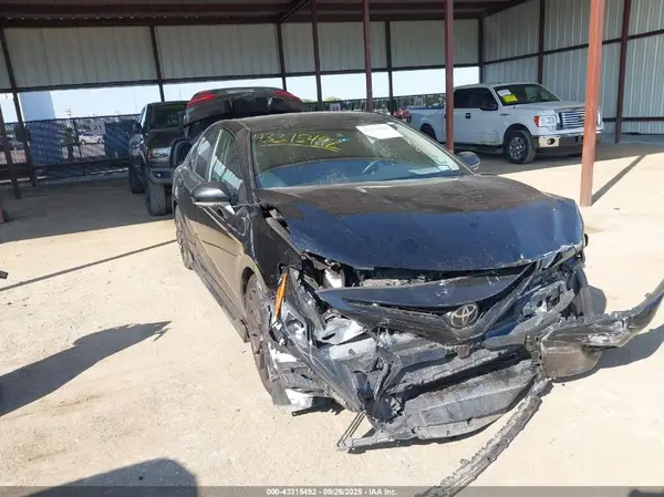 4T1KZ1AK0NU062045 2022 TOYOTA CAMRY - Image 1