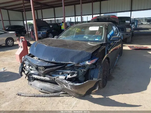 4T1KZ1AK0NU062045 2022 TOYOTA CAMRY - Image 2