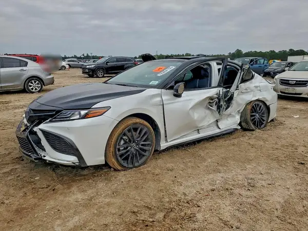 4T1KZ1AK0NU063146 2022 TOYOTA CAMRY - Image 1