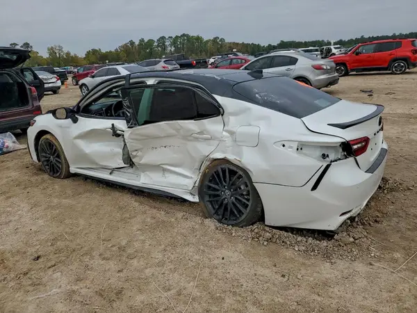 4T1KZ1AK0NU063146 2022 TOYOTA CAMRY - Image 2