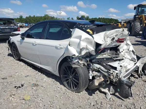 4T1KZ1AK0NU063258 2022 TOYOTA CAMRY - Image 2