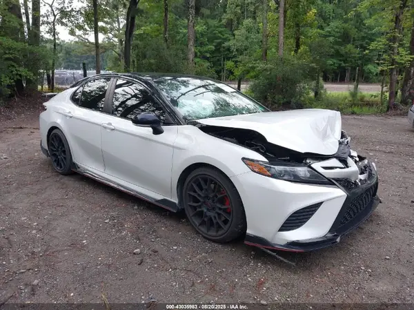 4T1KZ1AK0NU063356 2022 TOYOTA CAMRY - Image 1