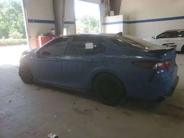 4T1KZ1AK0NU066287 2022 TOYOTA CAMRY - Image 2
