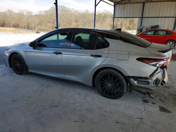 4T1KZ1AK0NU068721 2022 TOYOTA CAMRY - Image 2