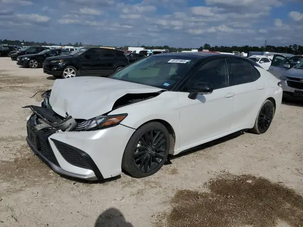 4T1KZ1AK0NU069397 2022 TOYOTA CAMRY - Image 1
