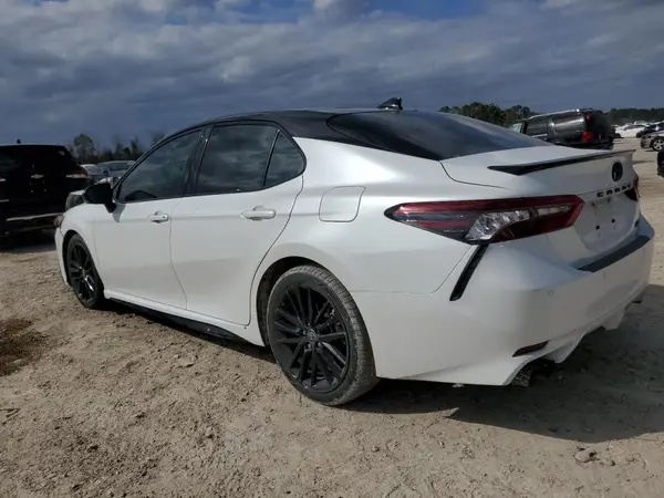 4T1KZ1AK0NU069397 2022 TOYOTA CAMRY - Image 2