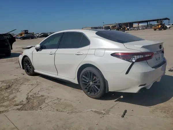 4T1KZ1AK0RU103702 2024 TOYOTA CAMRY - Image 2