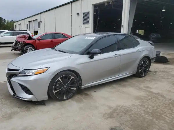 4T1KZ1AK1LU035594 2020 TOYOTA CAMRY - Image 1