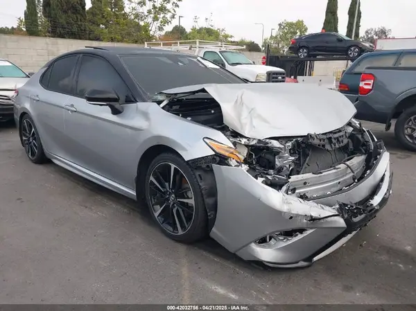 4T1KZ1AK1LU038866 2020 TOYOTA CAMRY - Image 1