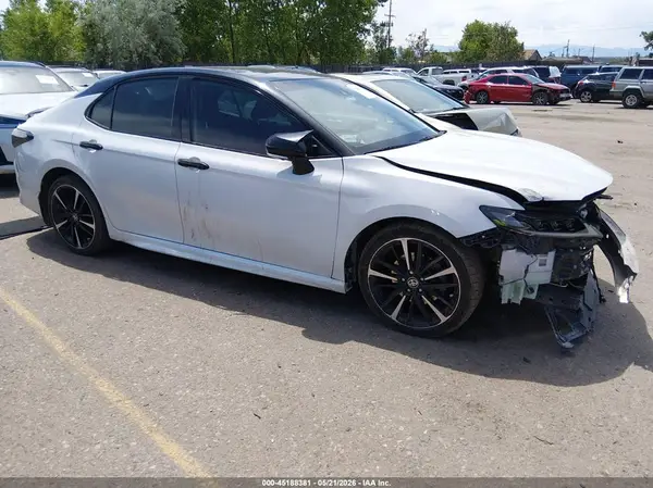 4T1KZ1AK1LU046806 2020 TOYOTA CAMRY - Image 1