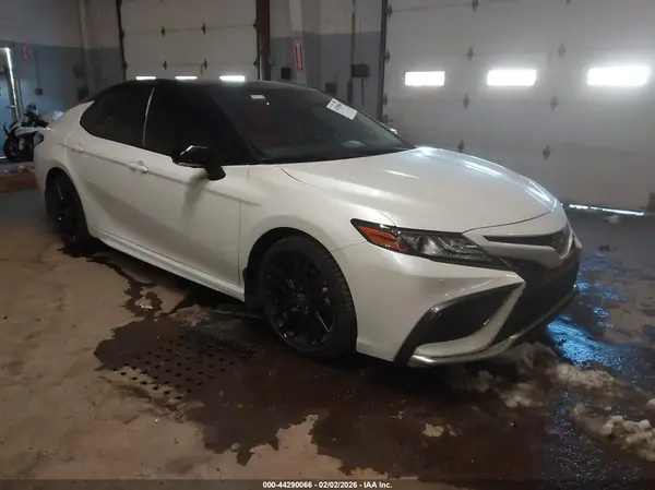 4T1KZ1AK1MU048069 2021 TOYOTA CAMRY - Image 1