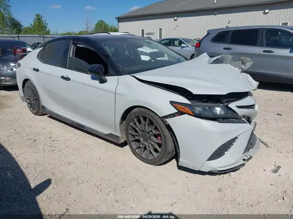 4T1KZ1AK1MU049674 2021 TOYOTA CAMRY - Image 1
