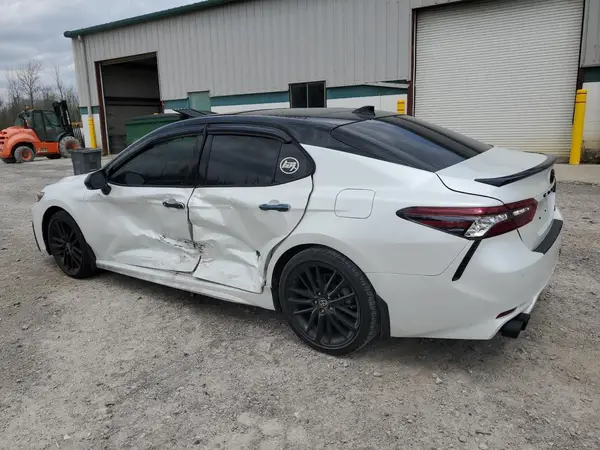 4T1KZ1AK1MU051389 2021 TOYOTA CAMRY - Image 2
