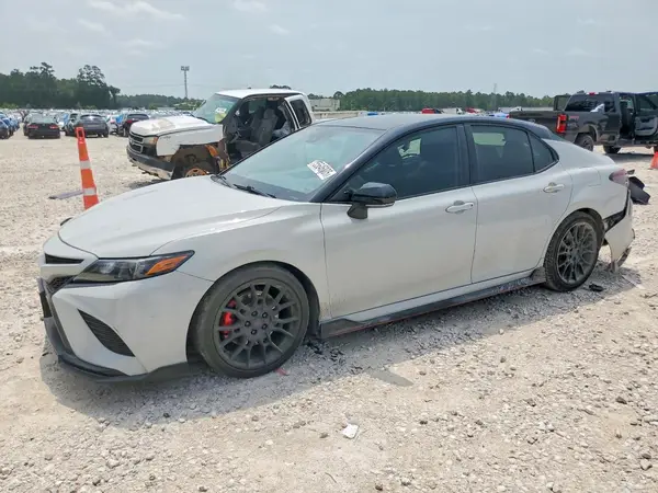 4T1KZ1AK1MU053725 2021 TOYOTA CAMRY - Image 1