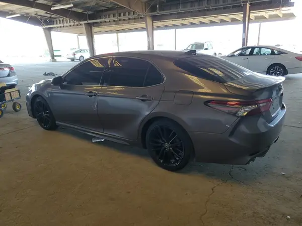 4T1KZ1AK1MU054521 2021 TOYOTA CAMRY - Image 2