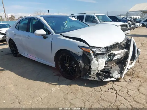 4T1KZ1AK1NU062782 2022 TOYOTA CAMRY - Image 1