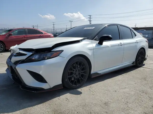 4T1KZ1AK1NU067433 2022 TOYOTA CAMRY - Image 1