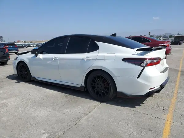 4T1KZ1AK1NU067433 2022 TOYOTA CAMRY - Image 2