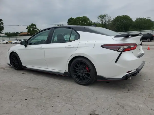 4T1KZ1AK1NU067643 2022 TOYOTA CAMRY - Image 2