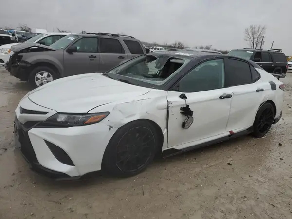 4T1KZ1AK1NU070946 2022 TOYOTA CAMRY - Image 1