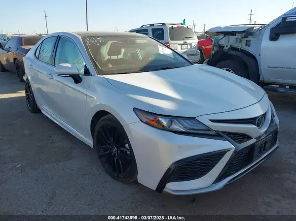 4T1KZ1AK1RU090183 2024 TOYOTA CAMRY - Image 1