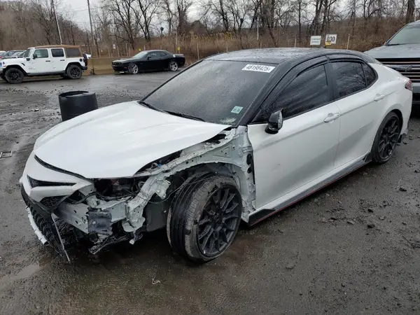 4T1KZ1AK1RU093259 2024 TOYOTA CAMRY - Image 1