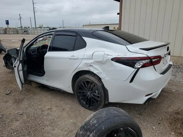 4T1KZ1AK1RU096064 2024 TOYOTA CAMRY - Image 2