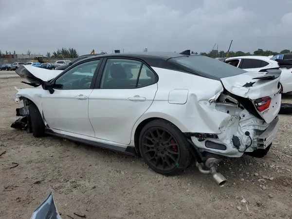 4T1KZ1AK1RU096212 2024 TOYOTA CAMRY - Image 2