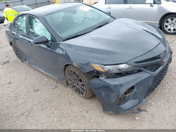 4T1KZ1AK1RU102588 2024 TOYOTA CAMRY - Image 1