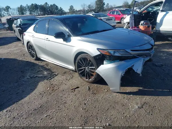 4T1KZ1AK2MU051174 2021 TOYOTA CAMRY - Image 1
