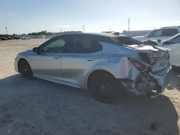 4T1KZ1AK2MU052857 2021 TOYOTA CAMRY - Image 2