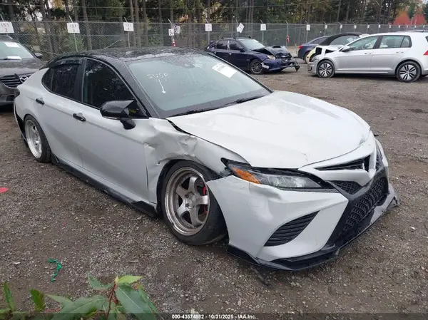 4T1KZ1AK2MU056441 2021 TOYOTA CAMRY - Image 1