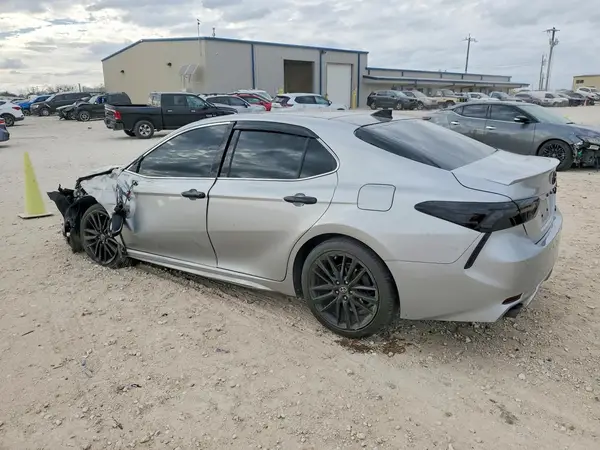4T1KZ1AK2MU057881 2021 TOYOTA CAMRY - Image 2