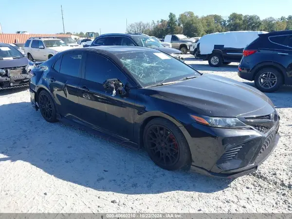 4T1KZ1AK2NU065402 2022 TOYOTA CAMRY - Image 1