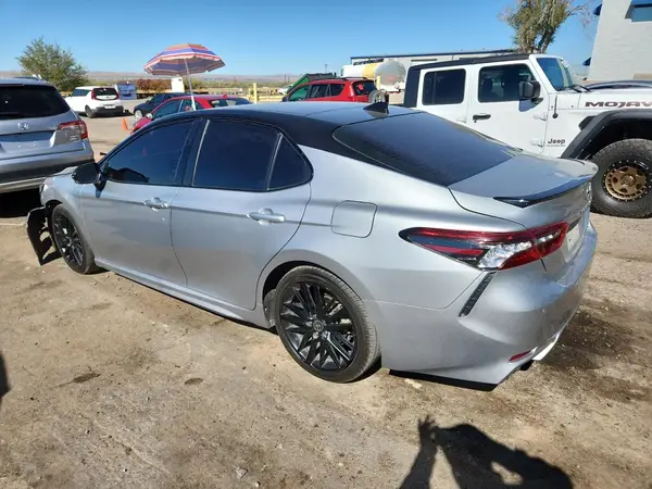 4T1KZ1AK2NU066761 2022 TOYOTA CAMRY - Image 2