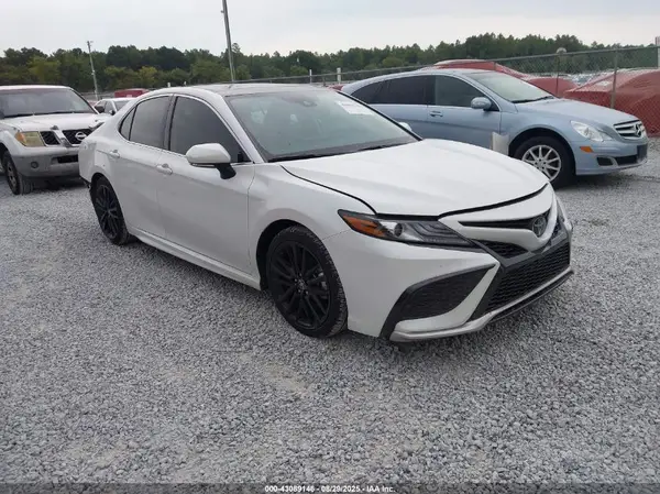 4T1KZ1AK2RU096073 2024 TOYOTA CAMRY - Image 1
