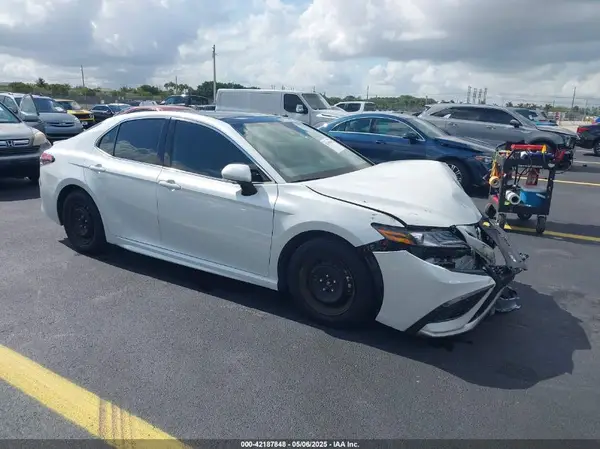 4T1KZ1AK2RU098373 2024 TOYOTA CAMRY - Image 1