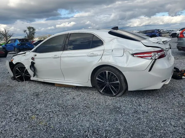 4T1KZ1AK3LU044684 2020 TOYOTA CAMRY - Image 2