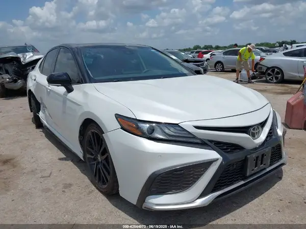 4T1KZ1AK3MU048820 2021 TOYOTA CAMRY - Image 1