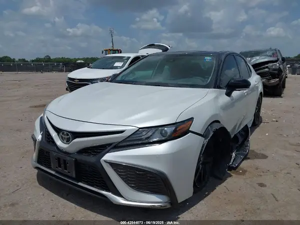 4T1KZ1AK3MU048820 2021 TOYOTA CAMRY - Image 2