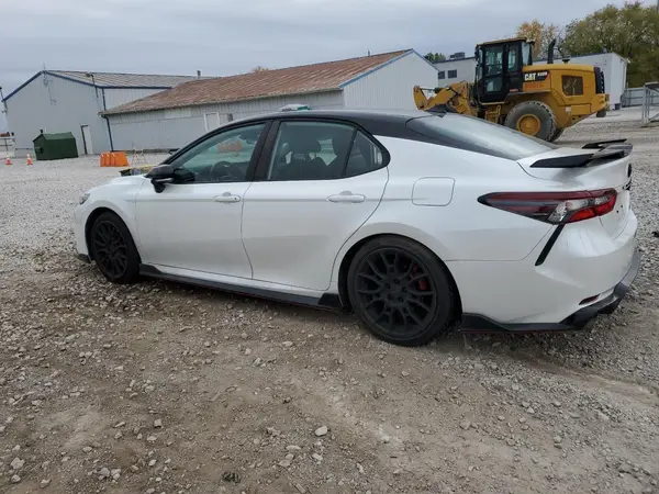 4T1KZ1AK3MU050843 2021 TOYOTA CAMRY - Image 2