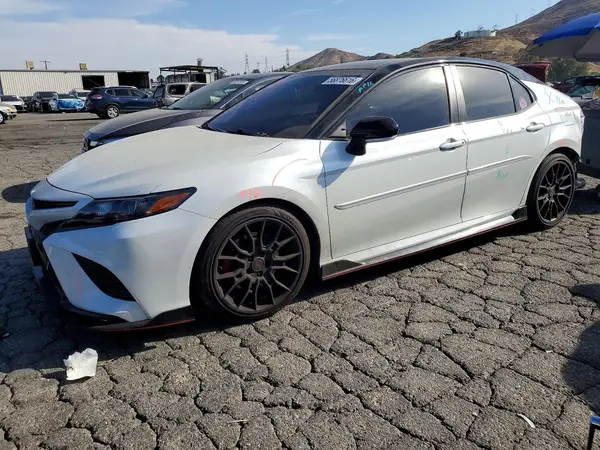 4T1KZ1AK3MU056139 2021 TOYOTA CAMRY - Image 1