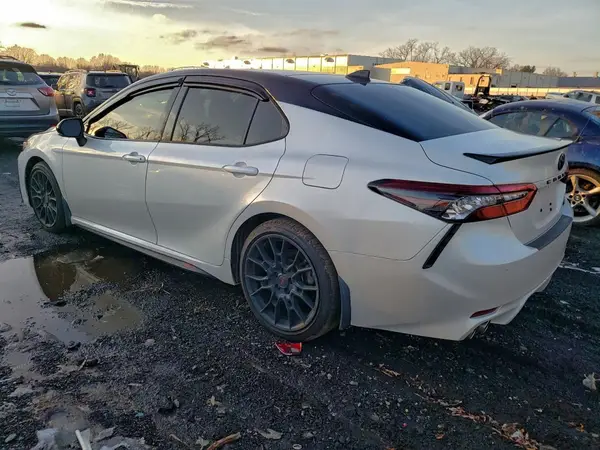 4T1KZ1AK3NU060984 2022 TOYOTA CAMRY - Image 2