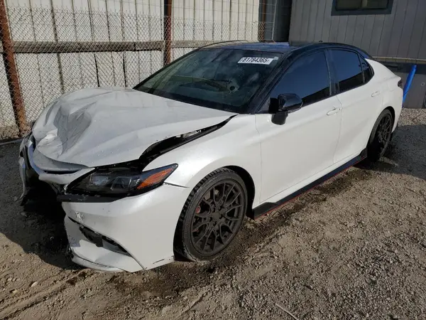 4T1KZ1AK3NU062167 2022 TOYOTA CAMRY - Image 1