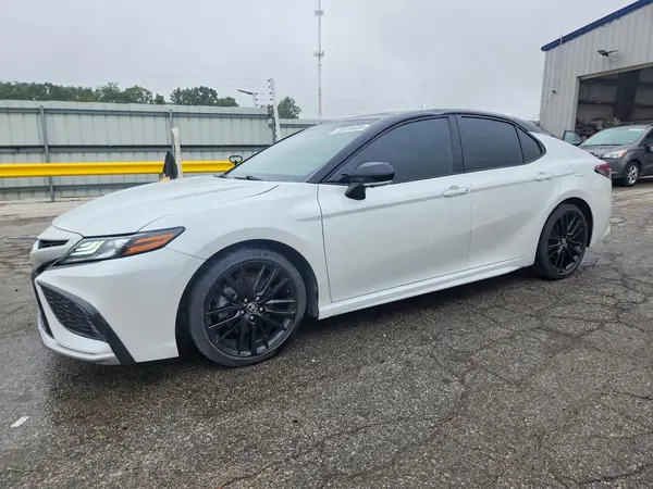 4T1KZ1AK3NU062377 2022 TOYOTA CAMRY - Image 1