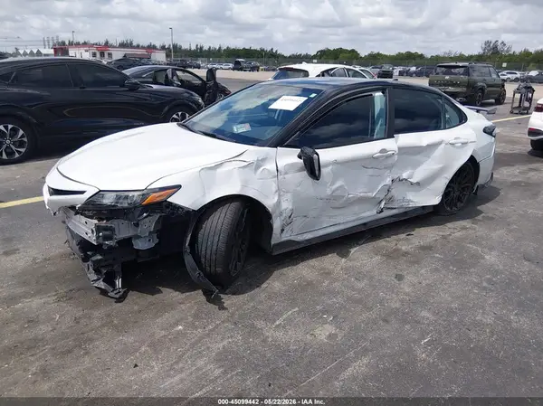 4T1KZ1AK3NU062816 2022 TOYOTA CAMRY - Image 2