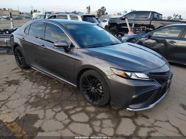 4T1KZ1AK3NU063089 2022 TOYOTA CAMRY - Image 1