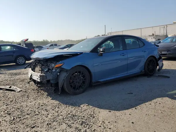 4T1KZ1AK3NU064808 2022 TOYOTA CAMRY - Image 1