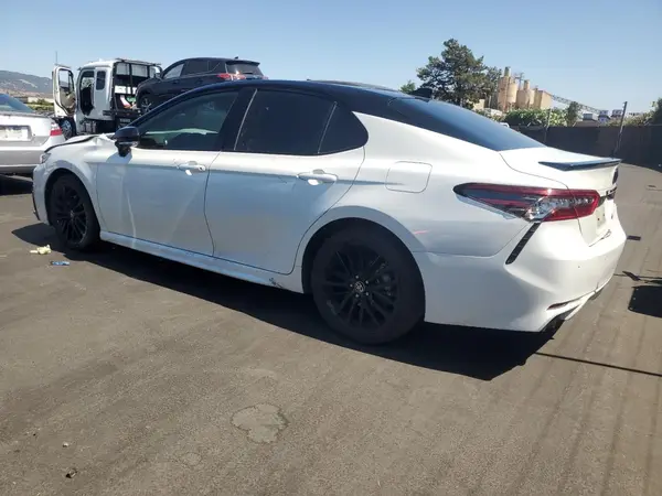 4T1KZ1AK3NU066607 2022 TOYOTA CAMRY - Image 2